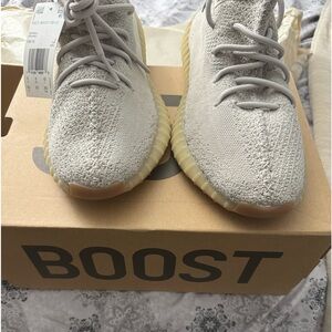 Yeezy sesame  boost size 8 1/2 women’s